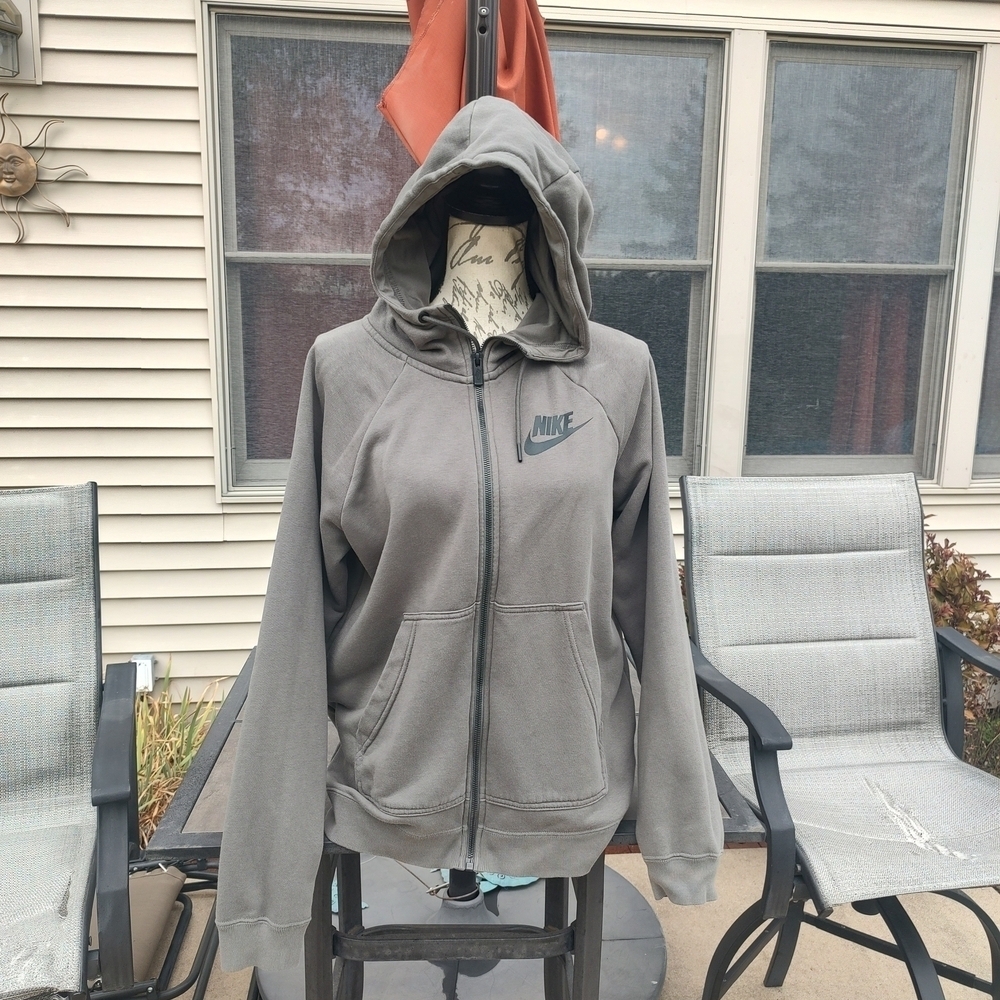Nike Men's Small Zip Up Hoodie!